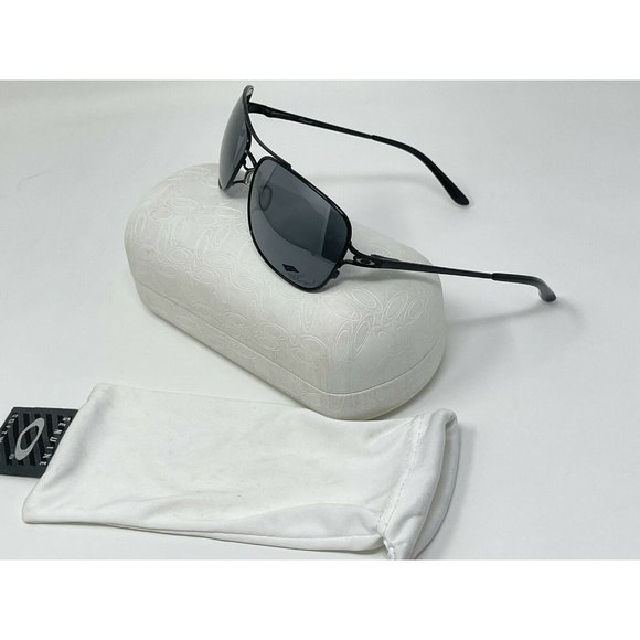 Oakley Conquest OO4101-04 Black Metal Polarized Light Scratches main image 5
